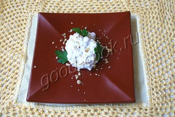 Орехово-сметанный соус: простая гармония вкуса и текстуры